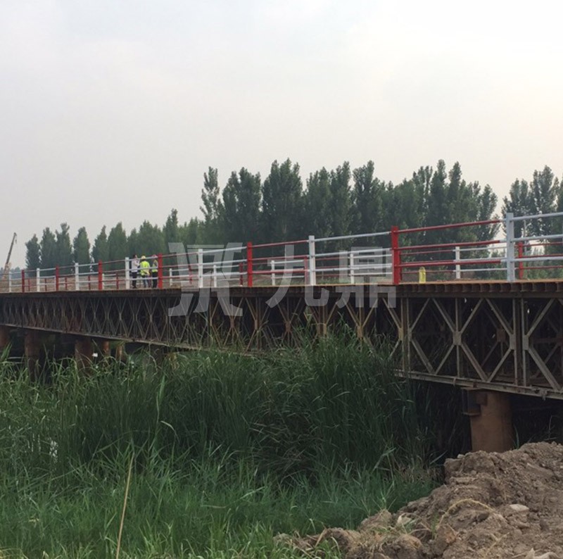 河北冀通路橋-北京新機(jī)場至德州高速公路施工鋼便橋